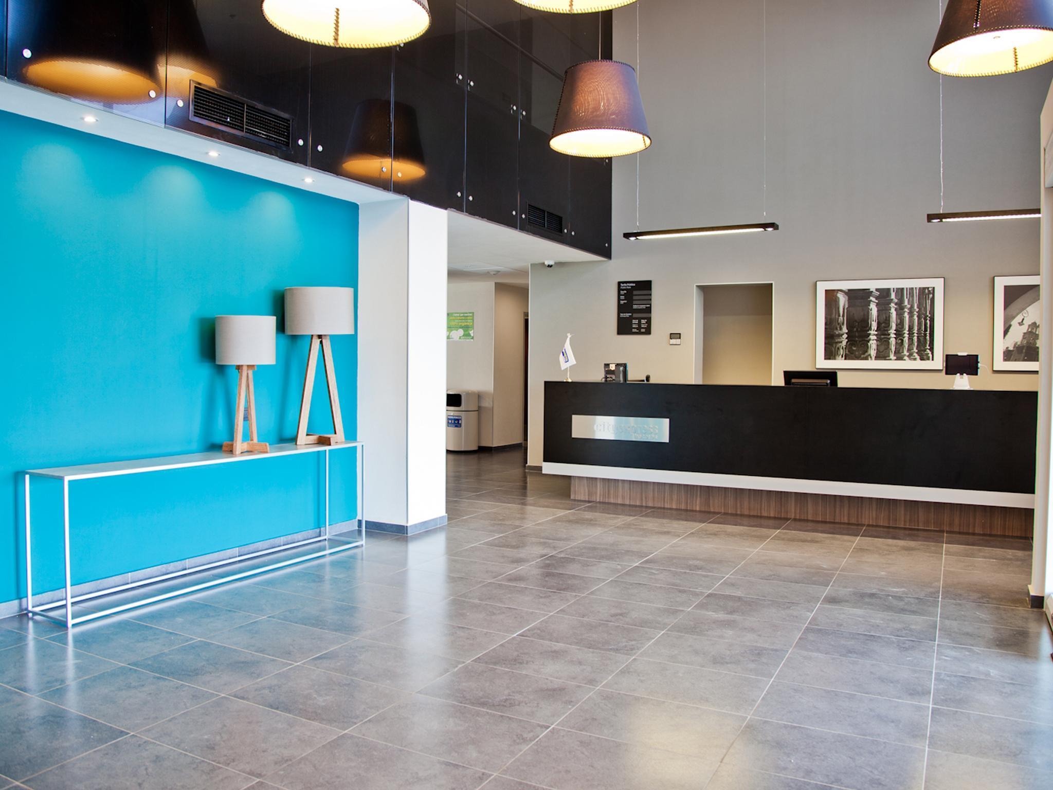 City Express By Marriott Salamanca Exterior photo