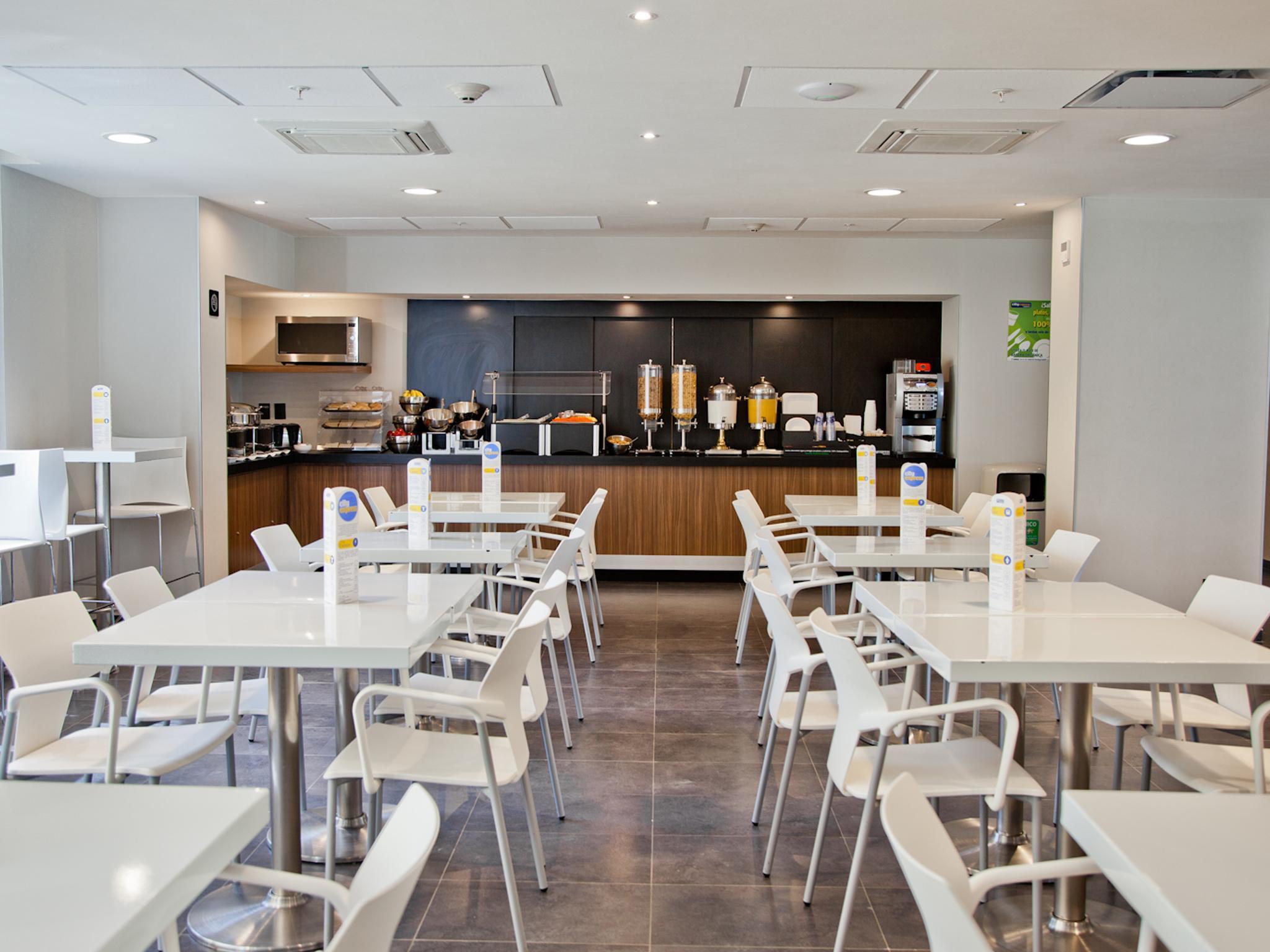 City Express By Marriott Salamanca Exterior photo