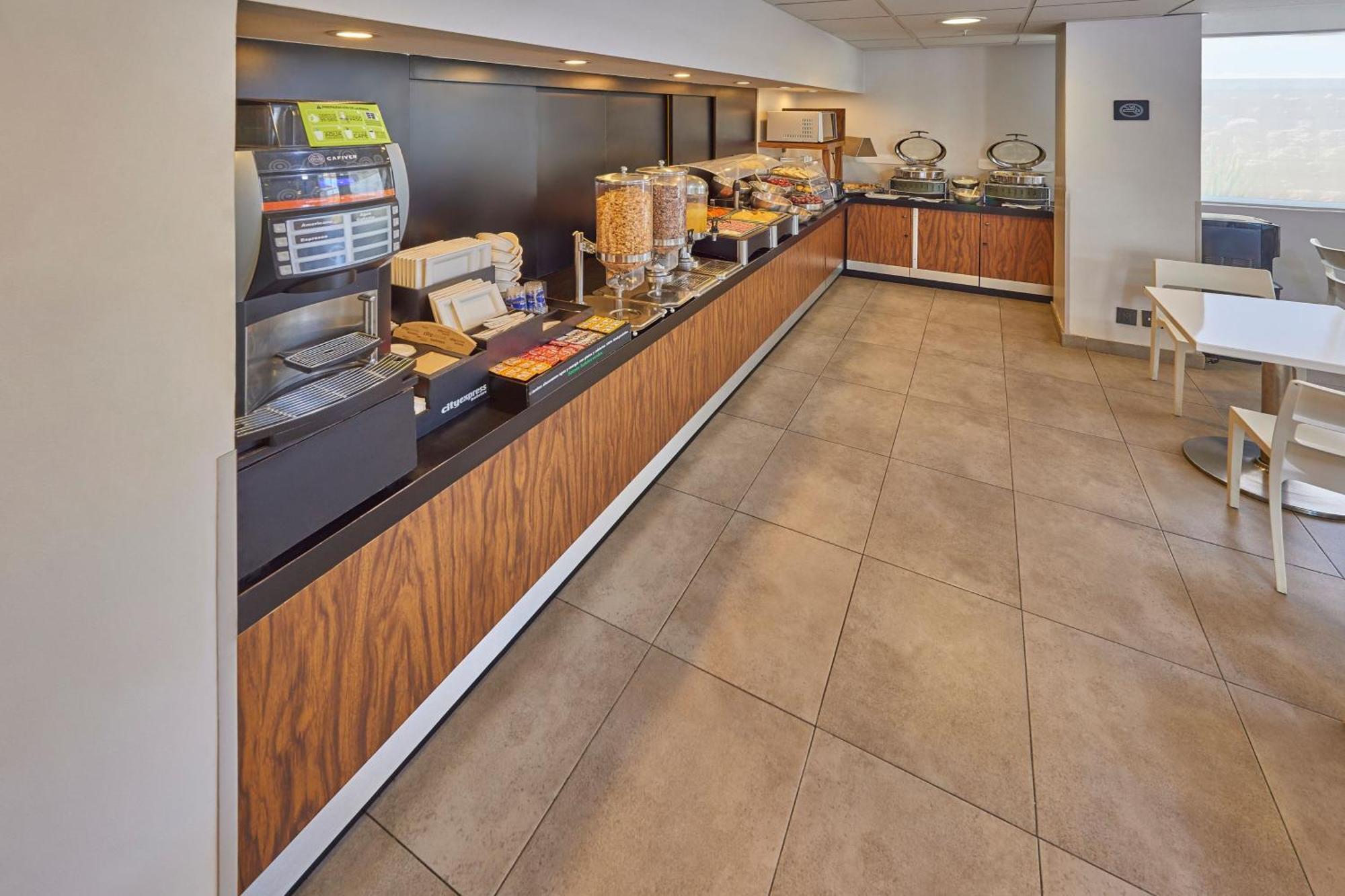 City Express By Marriott Salamanca Exterior photo