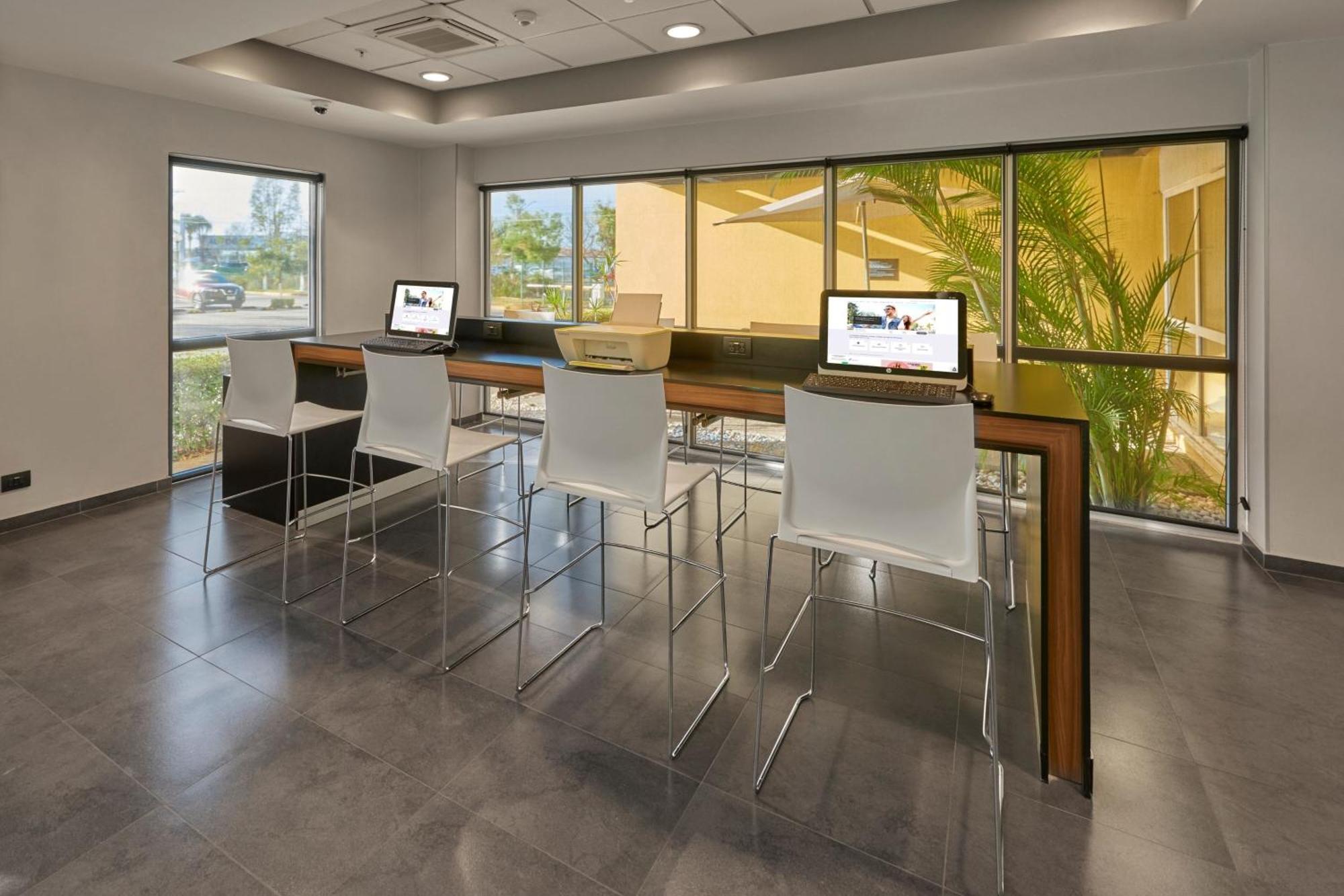 City Express By Marriott Salamanca Exterior photo